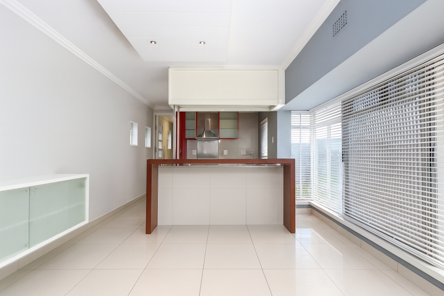 1 Bedroom Property for Sale in Sea Point Western Cape